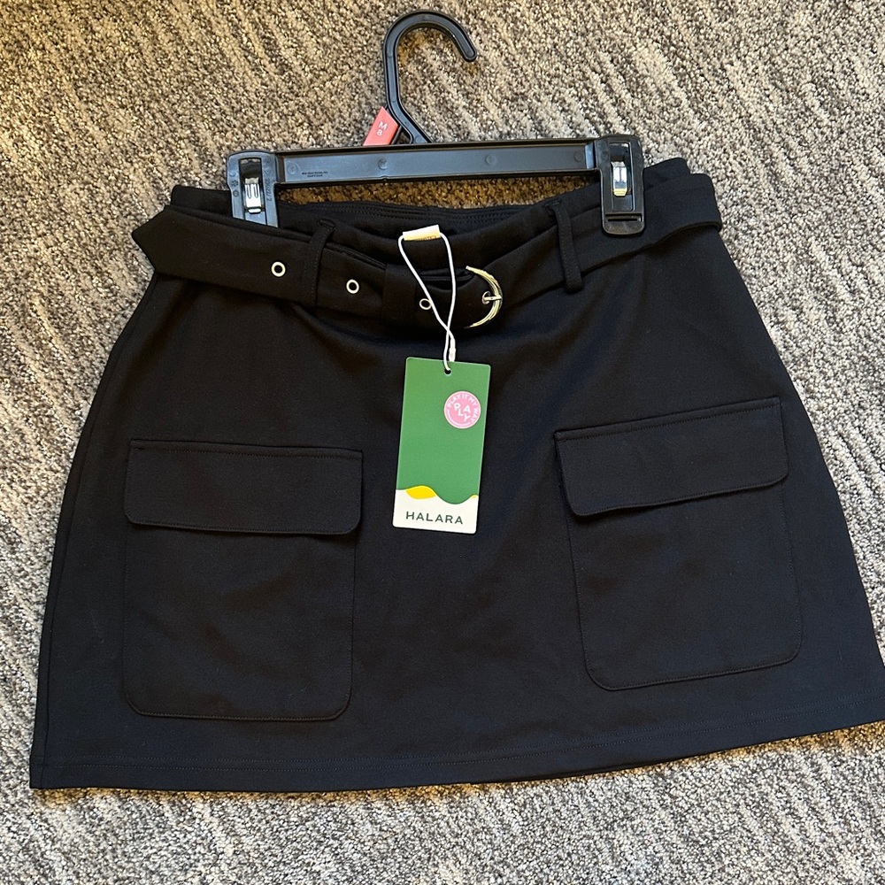 💋NWT Black Belted Mini Skirt